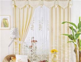 選擇窗簾色調(diào)有講究，炎炎夏日給你不一樣的清涼