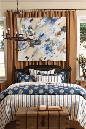 如何用窗簾來改變房間的色彩？